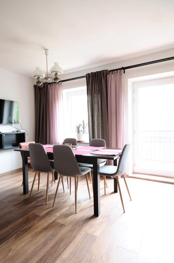 A Place Like Home Apartamenty Wiewiorcza กดัญสก์ ภายนอก รูปภาพ